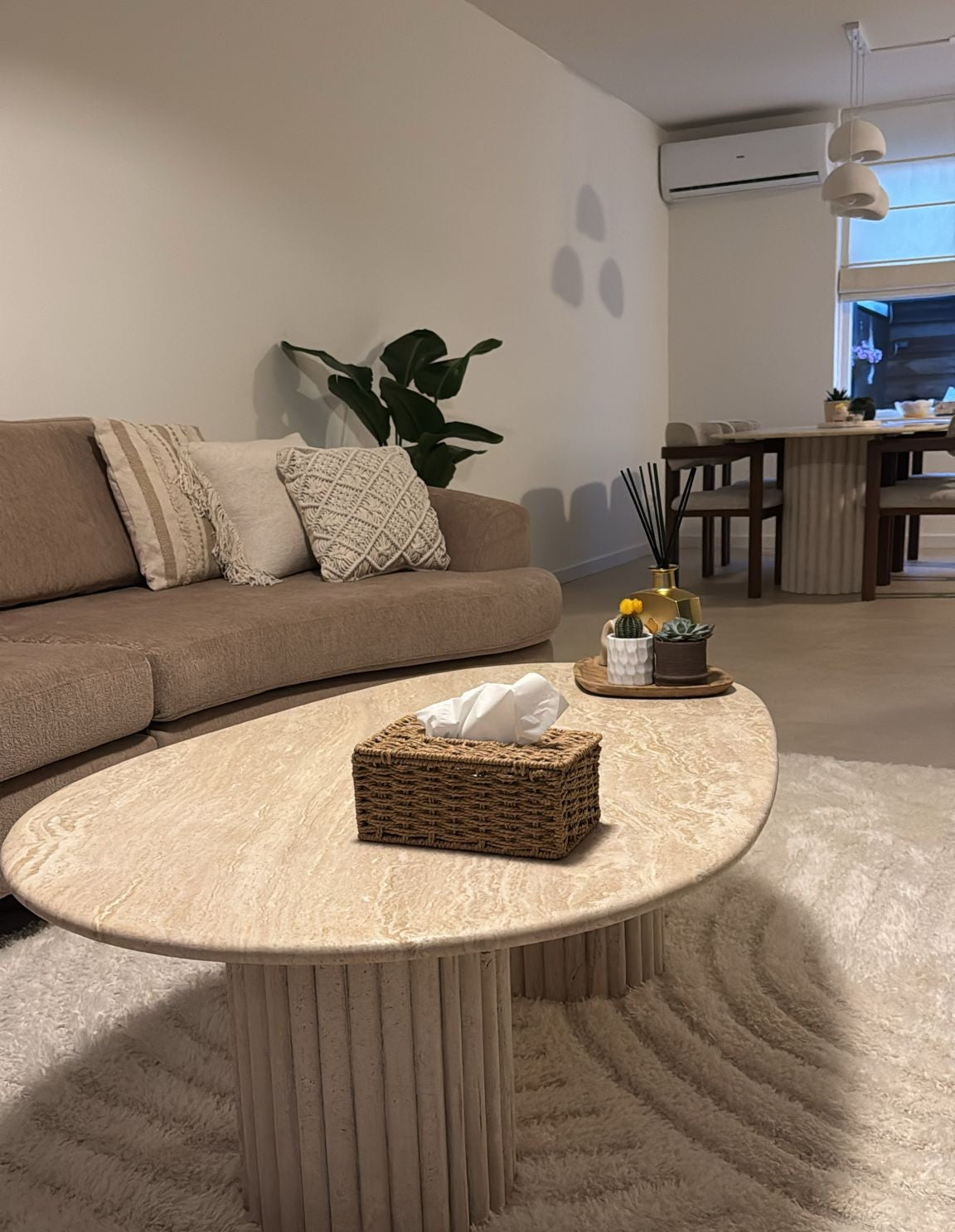 travertin Salontafel Ovaal Geribbelde Poten | Cavoux